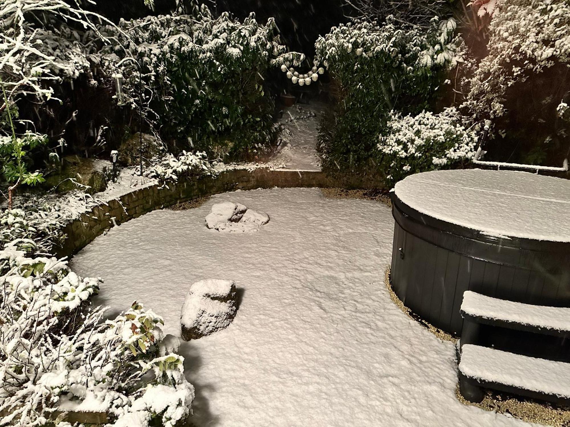 Holiday home The Wabi Sabi Sanctuary Official Japanese Style With Hot Tub Between Farnham And Hindhead *